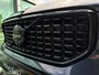 Volvo XC40 2.0 B4 Plus Black Edition Mild hybrid, Automaat, Panoramadak, 20 inch wielen, Trekhaak semi elektrisch wegklapbaar, Extra getinte ramen vanaf B-stijl, Harman Kardon audio, 360 graden parkeercamera