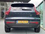 Volvo XC40 2.0 B4 Plus Black Edition Mild hybrid, Automaat, Panoramadak, 20 inch wielen, Trekhaak semi elektrisch wegklapbaar, Extra getinte ramen vanaf B-stijl, Harman Kardon audio, 360 graden parkeercamera