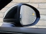 Lynk & Co 01 1.5 PHEV 261pk | Rolhoes | Zwarte hemel | 360 camera | Panoramadak | Adaptieve cruise | Lane assist | Dodehoekdetectie | Sfeerverlichting | Stoelverwarming | Keyless | DAB | LED | Apple CarPlay / Android Auto | Navigatie | Elektrische achterklep | Volledig dealeronderhouden | Fabrieksgarantie