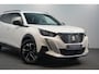 Peugeot 2008 1.2 PureTech Allure 130 PK Automaat ✅ NAVI ✅ CRUISE ✅ AUT. AIRCO ✅ 17 INCH ✅ HOGE INSTAP