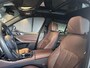 BMW X5 xDrive50e | DRAVITGRAU | ACHTERAS BESTURING | PANORAMADAK | TREKHAAK | SOFTCLOSE | STOELVENTILATIE | STOELVERWARMING | HARMAN KARDON | INTEGRAL ACTIVE STEERING | STOELMASSAGE | MEMORY | NL AUTO |