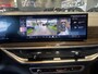 BMW X5 xDrive50e | DRAVITGRAU | ACHTERAS BESTURING | PANORAMADAK | TREKHAAK | SOFTCLOSE | STOELVENTILATIE | STOELVERWARMING | HARMAN KARDON | INTEGRAL ACTIVE STEERING | STOELMASSAGE | MEMORY | NL AUTO |