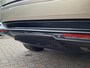 Land Rover Range Rover P510e SV PHEV 4WS 4xMassage Chauffeurspakket Signature Trekhaak Zonsondergang Goud Meridian