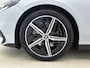 Mercedes-Benz CLA Shooting Brake 200 Business Solution AMG 58 kWh | Premium Plus pakket | Nightpakket | Trekhaak | Vast panoramadak | Sportstoelen | URBAN GUARD | Massage functie | 18" vijfspaaks lichtmetalen AMG-velgen |