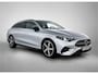 Mercedes-Benz CLA Shooting Brake 200 Business Solution AMG 58 kWh | Premium Plus pakket | Nightpakket | Trekhaak | Vast panoramadak | Sportstoelen | URBAN GUARD | Massage functie | 18" vijfspaaks lichtmetalen AMG-velgen |