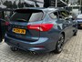 Ford Focus Wagon 1.0 125 PK ST Line | TREKHAAK| STOEL, STUUR EN VOORRUITVERWARMING| 18" LM-VELGEN| NAVIGATIE + APPLE CARPLAY/ANDROID AUTO| KEYLESS ENTRY & START| PARKEERSENSOREN ACHTER| DEALER ONDERHOUDEN|