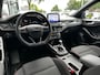 Ford Focus Wagon 1.0 125 PK ST Line | TREKHAAK| STOEL, STUUR EN VOORRUITVERWARMING| 18" LM-VELGEN| NAVIGATIE + APPLE CARPLAY/ANDROID AUTO| KEYLESS ENTRY & START| PARKEERSENSOREN ACHTER| DEALER ONDERHOUDEN|