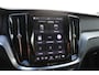 Volvo V60 T8 Plug-in hybrid AWD Plus Dark | Panoramadak | Trekhaak | Verwarmbare voorstoelen, achterbank en stuurwiel | 360 graden camera | Head-up display | Premium audio by Harman Kardon | Apple carplay/Android auto