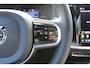 Volvo V60 T8 Plug-in hybrid AWD Plus Dark | Panoramadak | Trekhaak | Verwarmbare voorstoelen, achterbank en stuurwiel | 360 graden camera | Head-up display | Premium audio by Harman Kardon | Apple carplay/Android auto
