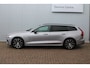 Volvo V60 T8 Plug-in hybrid AWD Plus Dark | Panoramadak | Trekhaak | Verwarmbare voorstoelen, achterbank en stuurwiel | 360 graden camera | Head-up display | Premium audio by Harman Kardon | Apple carplay/Android auto