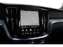 Volvo V60 T8 Plug-in hybrid AWD Plus Dark | Panoramadak | Trekhaak | Verwarmbare voorstoelen, achterbank en stuurwiel | 360 graden camera | Head-up display | Premium audio by Harman Kardon | Apple carplay/Android auto