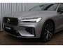 Volvo V60 T8 Plug-in hybrid AWD Plus Dark | Panoramadak | Trekhaak | Verwarmbare voorstoelen, achterbank en stuurwiel | 360 graden camera | Head-up display | Premium audio by Harman Kardon | Apple carplay/Android auto