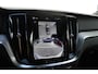 Volvo V60 T8 Plug-in hybrid AWD Plus Dark | Panoramadak | Trekhaak | Verwarmbare voorstoelen, achterbank en stuurwiel | 360 graden camera | Head-up display | Premium audio by Harman Kardon | Apple carplay/Android auto
