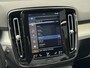 Volvo XC40 2.0 T4 | Panoramadak, Navi, Carplay/Android, Camera, Stoelverw., El. Trekhaak, El. Achterklep | Dealeronderhouden |