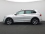 Volkswagen Tiguan 1.4 TSI eHybrid R-Line Business+ 245PK DSG SOH 85,33%, Panoramadak, Trekhaak, Matrix LED Verlichting, Side Assist, 19" LM Velgen, Achteruitrijcamera, Discover Pro, Elektr. Achterklep