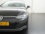 Volkswagen Golf 1.5 eTSI Style DSG | Schuifdak | Zondag Open!