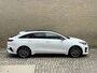 Kia ProCeed 1.6 T-GDI 204pk GT-line Automaat | Panoramadak | Trekhaak afneembaar | Camera | Adaptieve cruise | Lane assist | Apple CarPlay / Android Auto | Stoel&stuurverwarming | JBL sound | 18 inch velgen | Half leder | Keyless | LED | DAB | Volledig onderhouden