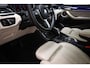 BMW X1 sDrive20i High Executive Edition | PANORAMADAK | HEAD UP | LEDER | HARMAN KARDON | DAB | TREKHAAK | 19"