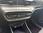 Hyundai i20 1.0 T-GDI 100pk Premium | Carplay | Climate control | Cruise control | Stoel/stuurverwarming | Camera | Parkeersensoren | DAB | Premium Audio | Lichtmetalen velgen | Navigatie