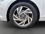 Hyundai i20 1.0 T-GDI 100pk Premium | Carplay | Climate control | Cruise control | Stoel/stuurverwarming | Camera | Parkeersensoren | DAB | Premium Audio | Lichtmetalen velgen | Navigatie