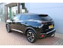 Peugeot e-2008 EV GT 50 kWh Automaat Airco Camera Carplay Navi Trekhaak Dealer onderhouden