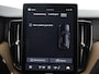 Volvo XC60 2.0 T8 Plug-in hybrid AWD Plus Dark | Ele.wegklapbare trekhaak | Harman/Kardon | Comfortstoelen ele.verstelbaar + Geheugen | Stuur en stoelverwarming | 360 Camera | Adaptieve Cruise Control | Ele. kofferdeksel | BLIS |