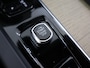 Volvo XC60 2.0 T8 Plug-in hybrid AWD Plus Dark | Ele.wegklapbare trekhaak | Harman/Kardon | Comfortstoelen ele.verstelbaar + Geheugen | Stuur en stoelverwarming | 360 Camera | Adaptieve Cruise Control | Ele. kofferdeksel | BLIS |