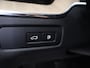 Volvo XC60 2.0 T8 Plug-in hybrid AWD Plus Dark | Ele.wegklapbare trekhaak | Harman/Kardon | Comfortstoelen ele.verstelbaar + Geheugen | Stuur en stoelverwarming | 360 Camera | Adaptieve Cruise Control | Ele. kofferdeksel | BLIS |