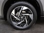 Suzuki Vitara 1.4 Boosterjet Style Smart Hybrid | Suede Met Leder | Stoelverwarming | 17" Gepolijste Velgen |