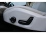 Volvo XC90 2.0 T8 Twin Engine AWD Inscription Intro Edition | Volledig Dealer Onderhouden | 22' Inch Velgen | Trekhaak | Luxe Lederen Interieur | Voorstoelen Ventilerend + Verwarmend | Stuurwiel Verwarmend | Voorstoelen Masserend | Electronic Climate Controle | Elektrisch Glazen Panorama-dak | Navigatiesysteem Full Map + Hard Disk | Rondomzicht 360 Graden Camera |
