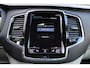 Volvo XC90 2.0 T8 Twin Engine AWD Inscription Intro Edition | Volledig Dealer Onderhouden | 22' Inch Velgen | Trekhaak | Luxe Lederen Interieur | Voorstoelen Ventilerend + Verwarmend | Stuurwiel Verwarmend | Voorstoelen Masserend | Electronic Climate Controle | Elektrisch Glazen Panorama-dak | Navigatiesysteem Full Map + Hard Disk | Rondomzicht 360 Graden Camera |