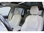 Volvo XC90 2.0 T8 Twin Engine AWD Inscription Intro Edition | Volledig Dealer Onderhouden | 22' Inch Velgen | Trekhaak | Luxe Lederen Interieur | Voorstoelen Ventilerend + Verwarmend | Stuurwiel Verwarmend | Voorstoelen Masserend | Electronic Climate Controle | Elektrisch Glazen Panorama-dak | Navigatiesysteem Full Map + Hard Disk | Rondomzicht 360 Graden Camera |