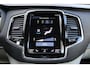 Volvo XC90 2.0 T8 Twin Engine AWD Inscription Intro Edition | Volledig Dealer Onderhouden | 22' Inch Velgen | Trekhaak | Luxe Lederen Interieur | Voorstoelen Ventilerend + Verwarmend | Stuurwiel Verwarmend | Voorstoelen Masserend | Electronic Climate Controle | Elektrisch Glazen Panorama-dak | Navigatiesysteem Full Map + Hard Disk | Rondomzicht 360 Graden Camera |