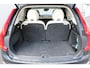 Volvo XC90 2.0 T8 Twin Engine AWD Inscription Intro Edition | Volledig Dealer Onderhouden | 22' Inch Velgen | Trekhaak | Luxe Lederen Interieur | Voorstoelen Ventilerend + Verwarmend | Stuurwiel Verwarmend | Voorstoelen Masserend | Electronic Climate Controle | Elektrisch Glazen Panorama-dak | Navigatiesysteem Full Map + Hard Disk | Rondomzicht 360 Graden Camera |
