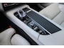 Volvo XC90 2.0 T8 Twin Engine AWD Inscription Intro Edition | Volledig Dealer Onderhouden | 22' Inch Velgen | Trekhaak | Luxe Lederen Interieur | Voorstoelen Ventilerend + Verwarmend | Stuurwiel Verwarmend | Voorstoelen Masserend | Electronic Climate Controle | Elektrisch Glazen Panorama-dak | Navigatiesysteem Full Map + Hard Disk | Rondomzicht 360 Graden Camera |