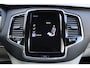 Volvo XC90 2.0 T8 Twin Engine AWD Inscription Intro Edition | Volledig Dealer Onderhouden | 22' Inch Velgen | Trekhaak | Luxe Lederen Interieur | Voorstoelen Ventilerend + Verwarmend | Stuurwiel Verwarmend | Voorstoelen Masserend | Electronic Climate Controle | Elektrisch Glazen Panorama-dak | Navigatiesysteem Full Map + Hard Disk | Rondomzicht 360 Graden Camera |