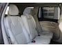 Volvo XC90 2.0 T8 Twin Engine AWD Inscription Intro Edition | Volledig Dealer Onderhouden | 22' Inch Velgen | Trekhaak | Luxe Lederen Interieur | Voorstoelen Ventilerend + Verwarmend | Stuurwiel Verwarmend | Voorstoelen Masserend | Electronic Climate Controle | Elektrisch Glazen Panorama-dak | Navigatiesysteem Full Map + Hard Disk | Rondomzicht 360 Graden Camera |