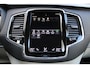 Volvo XC90 2.0 T8 Twin Engine AWD Inscription Intro Edition | Volledig Dealer Onderhouden | 22' Inch Velgen | Trekhaak | Luxe Lederen Interieur | Voorstoelen Ventilerend + Verwarmend | Stuurwiel Verwarmend | Voorstoelen Masserend | Electronic Climate Controle | Elektrisch Glazen Panorama-dak | Navigatiesysteem Full Map + Hard Disk | Rondomzicht 360 Graden Camera |