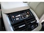 Volvo XC90 2.0 T8 Twin Engine AWD Inscription Intro Edition | Volledig Dealer Onderhouden | 22' Inch Velgen | Trekhaak | Luxe Lederen Interieur | Voorstoelen Ventilerend + Verwarmend | Stuurwiel Verwarmend | Voorstoelen Masserend | Electronic Climate Controle | Elektrisch Glazen Panorama-dak | Navigatiesysteem Full Map + Hard Disk | Rondomzicht 360 Graden Camera |