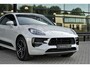 Porsche Macan 2.0 SportDesign Krijt Pano Luchtvering 18-weg NL-auto