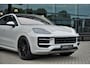 Porsche Cayenne Coupé 3.0 E-Hybrid SportDesign Krijt SoftClose Achterasbesturing Pano Head-up Innodrive PDCC 18-weg