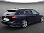 Volkswagen Golf Variant 1.5eTSI/130PK R-Line · Navigatie · Apple/Android Car Play · Camera + Parkeersensoren · Stoelverwarming ·  Garantie t/m 12-01-2028 of 100.000km