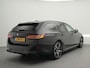 BMW 5-Serie Touring 530e 300 PK | Leder | Harman/ Kardon | M-Sportpakket | Wegklapbare Trekhaak | 360 Camera | Side Assist | Head-Up Display | Stoelverwarming & Verkoeling |
