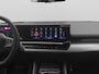 BMW 5-Serie Touring 530e 300 PK | Leder | Harman/ Kardon | M-Sportpakket | Wegklapbare Trekhaak | 360 Camera | Side Assist | Head-Up Display | Stoelverwarming & Verkoeling |