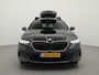 BMW 5-Serie Touring 530e 300 PK | Leder | Harman/ Kardon | M-Sportpakket | Wegklapbare Trekhaak | 360 Camera | Side Assist | Head-Up Display | Stoelverwarming & Verkoeling |