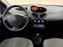Renault Twingo 1.2-16V Authentique Inruilauto’s tegen vaste prijzen. Voor meer info: 0638140850 Bij de verkoop van gebruikte voertuigen door CD-Cars wordt geen standaard garantie verstrekt. De koper aanvaardt het voertuig in de staat waarin het zich bevindt op het moment van aankoop