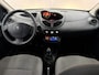 Renault Twingo 1.2-16V Authentique Inruilauto’s tegen vaste prijzen. Voor meer info: 0638140850 Bij de verkoop van gebruikte voertuigen door CD-Cars wordt geen standaard garantie verstrekt. De koper aanvaardt het voertuig in de staat waarin het zich bevindt op het moment van aankoop