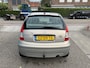 Citroën C3 1.4i Sky Radio Inruilauto’s tegen vaste prijzen. Voor meer info: 0638140850 Bij de verkoop van gebruikte voertuigen door CD-Cars wordt geen standaard garantie verstrekt. De koper aanvaardt het voertuig in de staat waarin het zich bevindt op het moment van aankoop