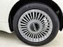Fiat 500C 118pk Icon 42 kWh Automaat ACCU 95% | Apple Carplay/Android Auto | Climate Control | Cruise Control | Camera | Parkeersensoren V+A | 16"LMV | LED |
