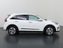 Kia Niro EV e-Niro ExecutiveLine 64 kWh | Schuif/kantel dak | Stoel/Stuurverwarming | Achteruitrijcamera | Adaptieve Cruise Control |